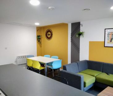 1 bedroom in a house share to rent - Photo 1