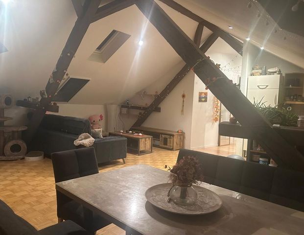 Charmante Dachgeschosswohnung in einem ehemaligen Bahnhofsgebäude - Foto 1