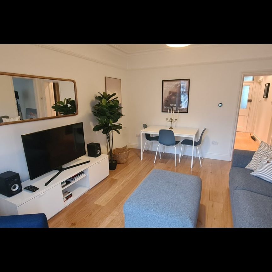 2 Bed Flat, Brandon Mansions, W14 - Photo 1