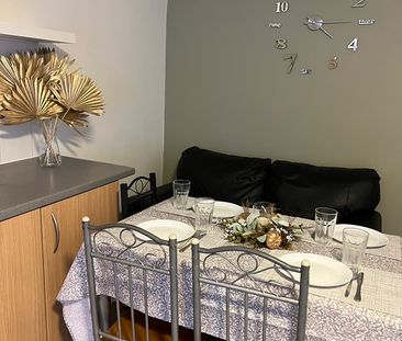 3 Bed Maisonette, Parfett Street, E1 - Photo 1