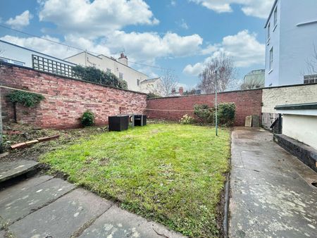 Apartment to rent on - Photo 3