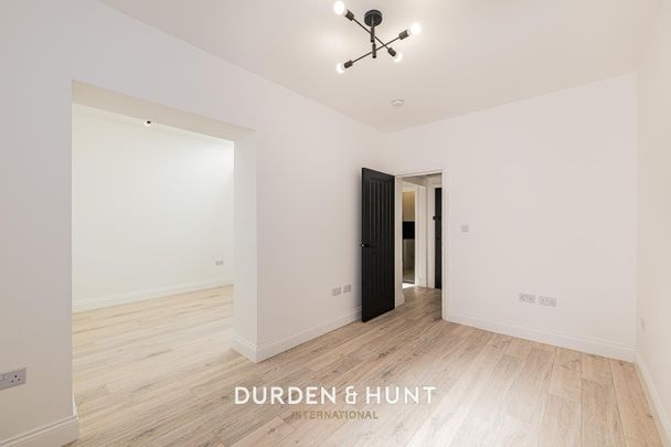 118 High Street, Ongar - Photo 1