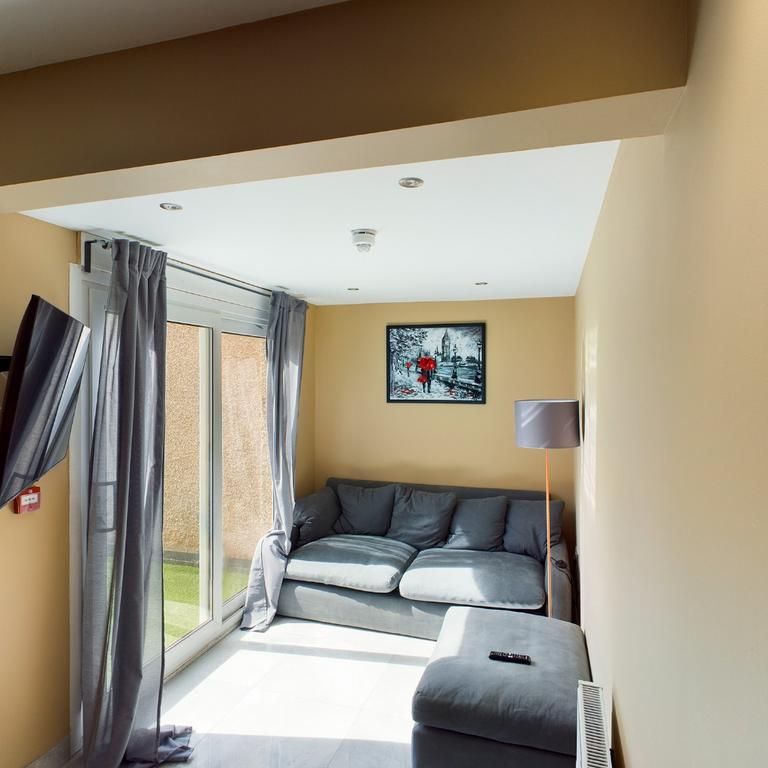 1 bedroom in a house share to rent - Photo 1