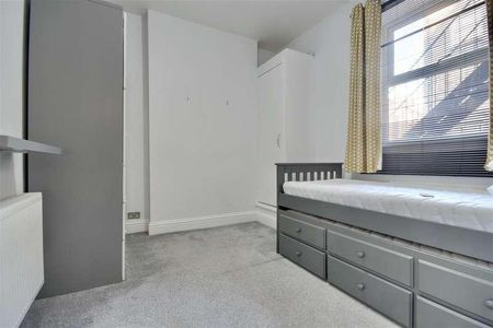 Nightingale Road, Southsea, PO5 - Photo 4