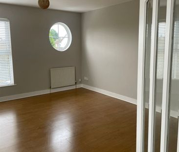 5 Moor Park Manor, Belfast, BT10 0QP - Photo 2