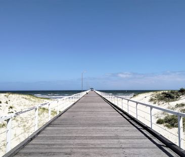 CHARACTER HOME IN PRIME BEACHFRONT LOCATION - Photo 6