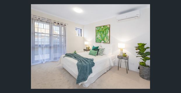 Modern Apartment with City Views - Photo 1