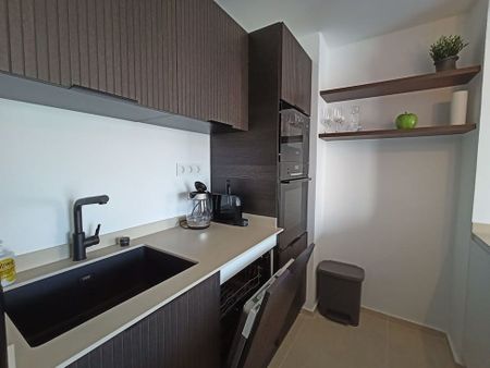 Avinguda de la Malva-Rosa, Valencia, Valencian Community 46011 - Photo 4