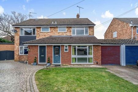 Avon Close, Addlestone, Surrey, KT15 - Photo 3