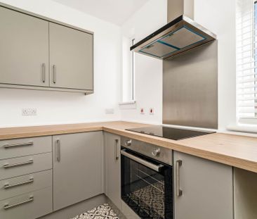 Price £825 pcm - Available Now - Unfurnished - Photo 1