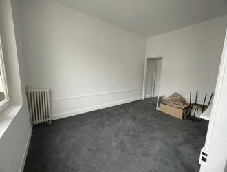 Location Appartement 5 pièces 130 m2 à Saint-Quentin - Photo 2