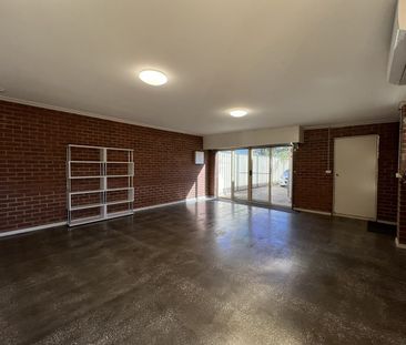 25A Kurrajong Cres, Melton South, Vic 3338 - Photo 4