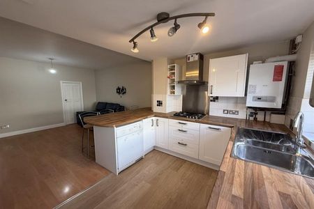 2 Bedroom Terraced To Let - Photo 5