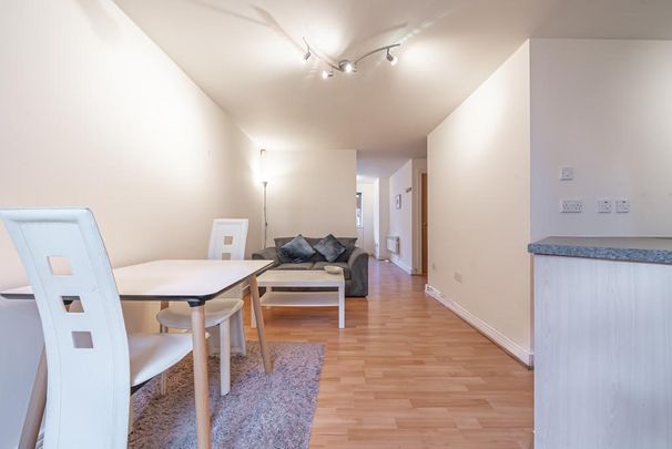 Studio to rent - Photo 1