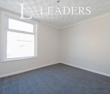 3 bedroom house to rent Trevor Road, PO4 - Photo 2