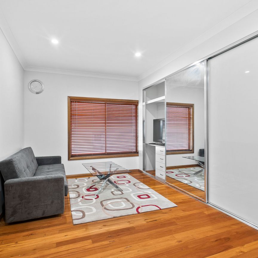 Fully Furnished 2-Bedroom Unit in the Heart of Wollongong - Photo 1