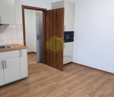 Pronájem bytu 2+kk 48 m2 - Fotografie 2