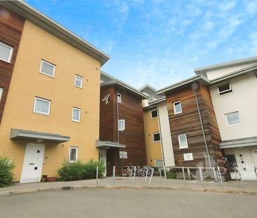 Belle Vue House, Belle Vue Close, Aldershot, Hampshire, GU12 4SB - Photo 1