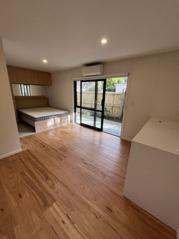 Luxury Ground Floor Studio Apartment - Photo 2