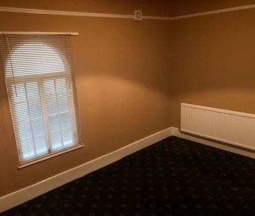 Room in a Shared House, Cambridge Road, IG3 - Photo 2