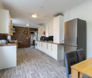 1 bedroom in a house share to rent - Photo 5
