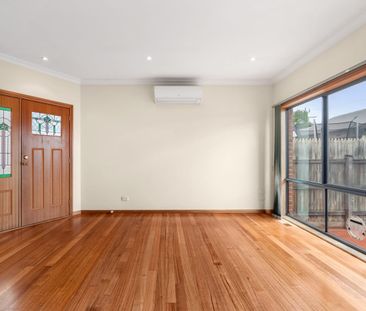 Spacious Two Bedroom Home - Photo 5