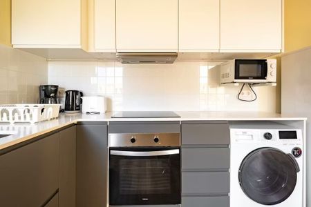 Travessia de Sant Antoni, Barcelona, Catalonia 08012 - Foto 3