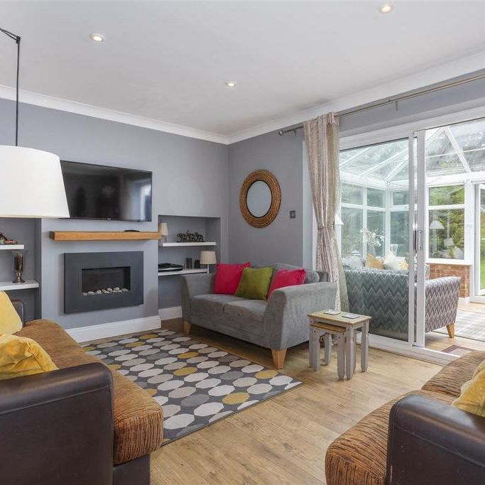 3 bedroom semi-detached house to rent - Photo 1