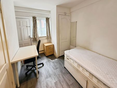 1 bedroom room to rent Room 1, Albert Road, Beeston, NG9 - Photo 2
