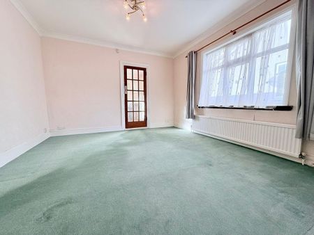 2 bedroom semi-detached bungalow to rent - Photo 2