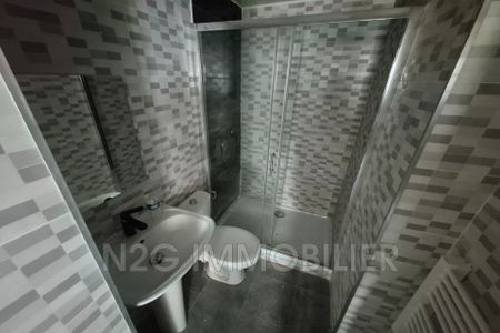 Location Appartement 1 pièce 24m² GRASSE 06130 - Photo 4