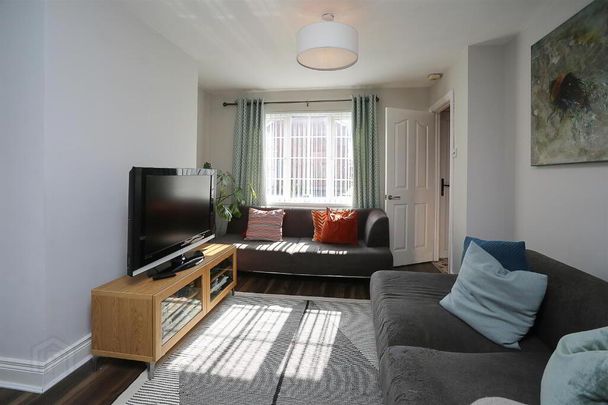 16 Muskett Crescent, Carryduff, Belfast, BT8 8QL - Photo 1