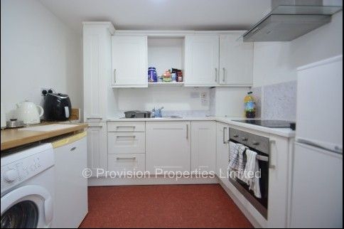 2 Bedroom Student Properties Leeds - Photo 1