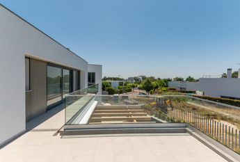 5 Bedroom House with swimming pool, Carnaxide, Oeiras