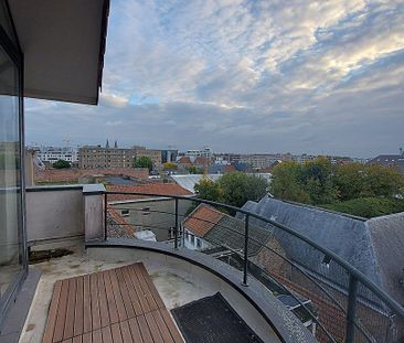 Penthouse te huur met twee slaapkamers en terrasje in hartje Kortrijk. - Photo 6