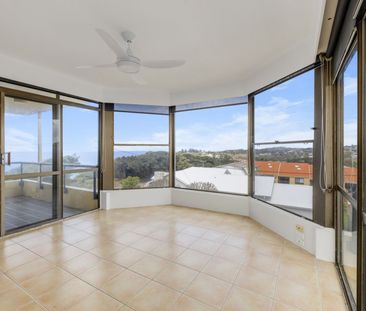 Stunning Ocean Views Over Flynns Beach - Photo 1