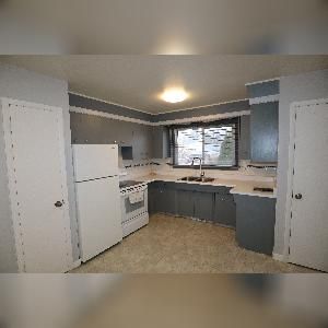 4 Bed 2 Bath Home Sherridon Fort Saskatchewan - Photo 3