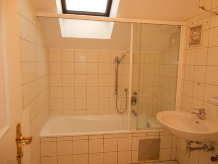 **Ab sofort** Sonnige 3-Zimmer Wohnung mit Dachterrasse in der Volksfeststrasse 34 - Top 13 - Photo 3