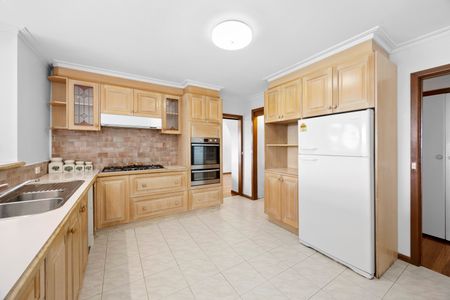 95 Bourke Street, Bulleen VIC 3105 - House For Rent | Domain - Photo 3