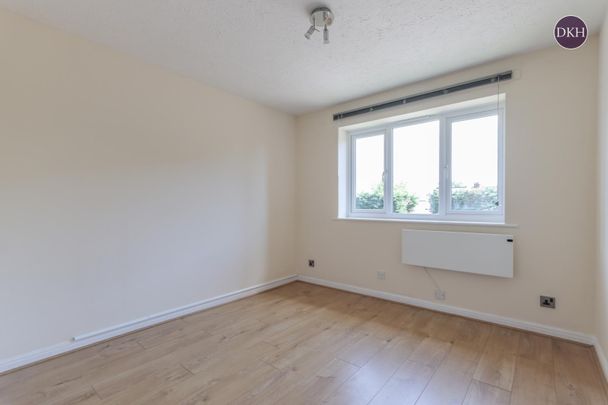 Rochester Drive, Watford, Hertfordshire, WD25 - Photo 1