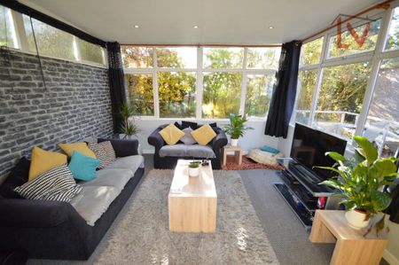 Becketts Park Crescent - Photo 2