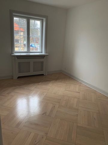 Indbydende villalejlighed med tagterrasse og adgang til fælles have! - Foto 3