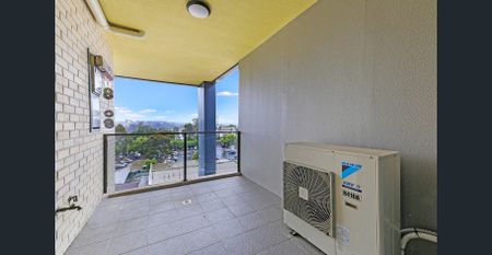 Modern Apartment in a Convenient Location - Photo 4