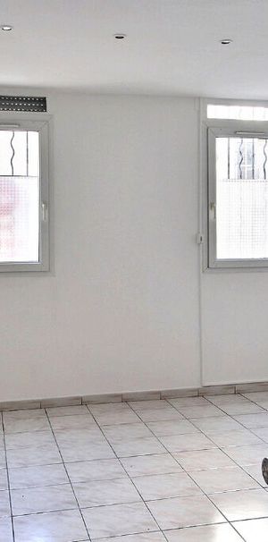 Appartement 3 pièces 60m2 MARSEILLE 5EME 865 euros - Photo 1