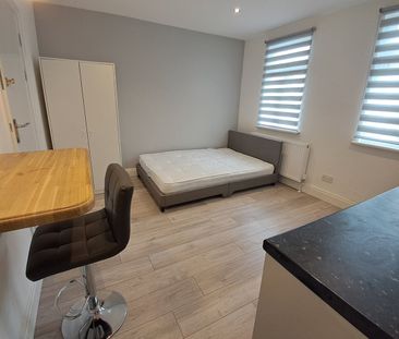 Studio Flat, Tooting, SW17 - Photo 1