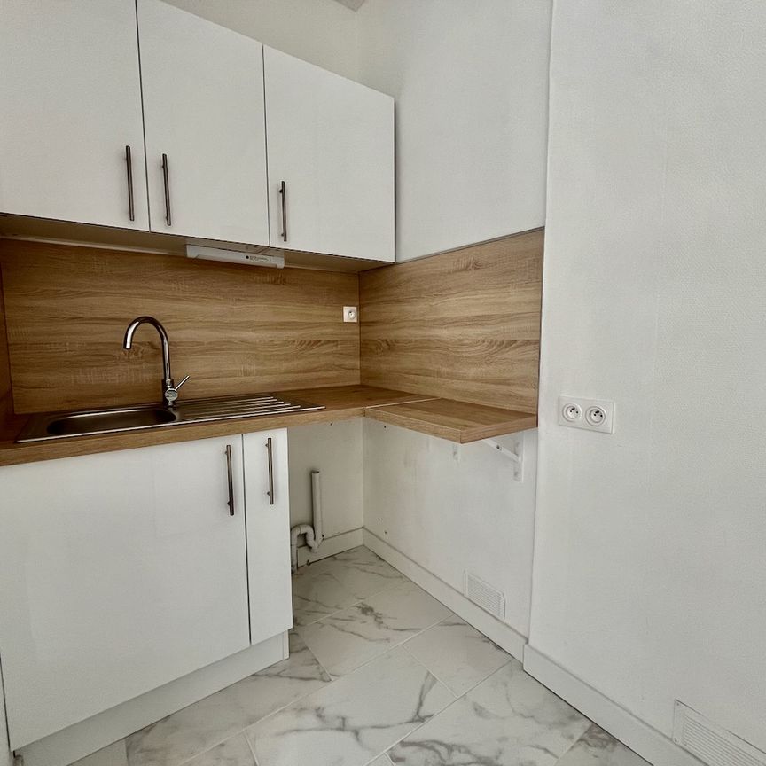 Location Appartement 1 pièce 19m² - Photo 1