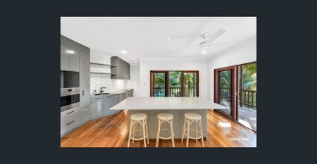 Tranquil Coastal Oasis – Upper Duplex Haven - Photo 2