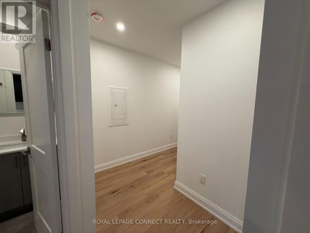 #MF - 696 Winona Drive – Toronto C03, Ontario - Photo 4