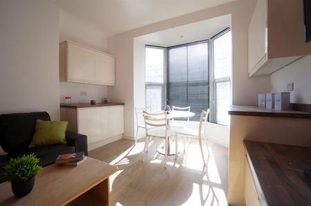 50 Holyhead Road - Photo 2