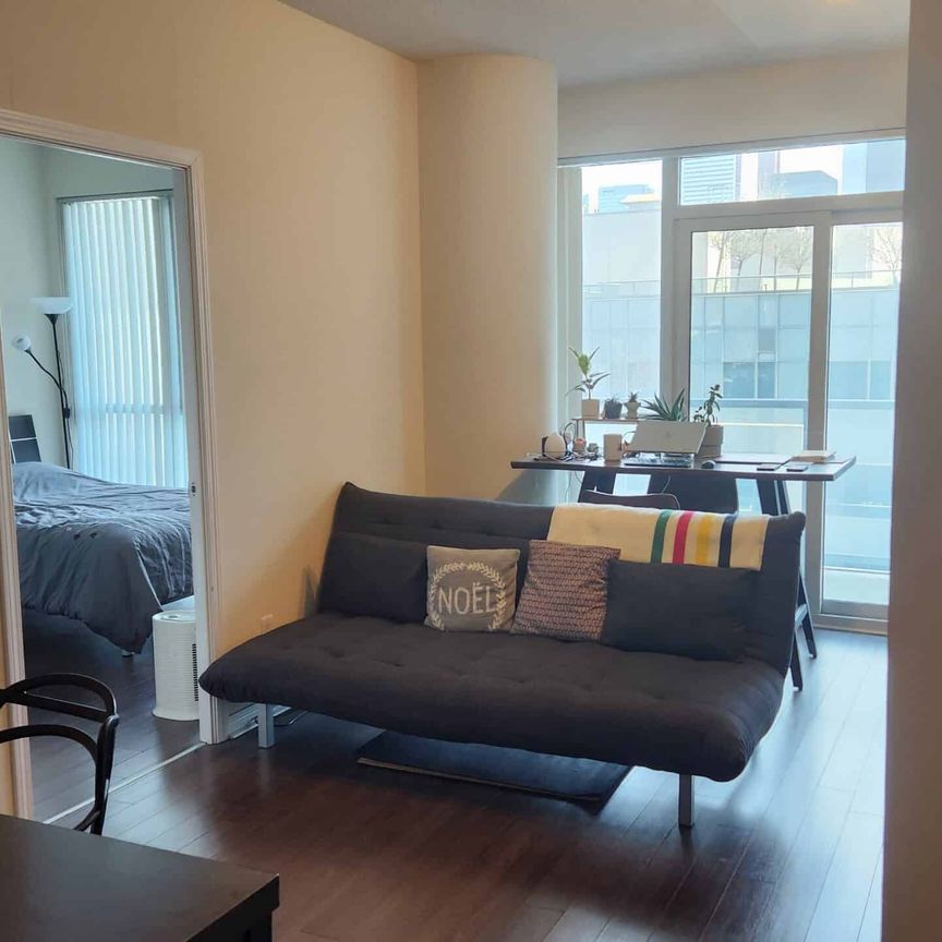 One bedroom condo for rent Toronto - Photo 1